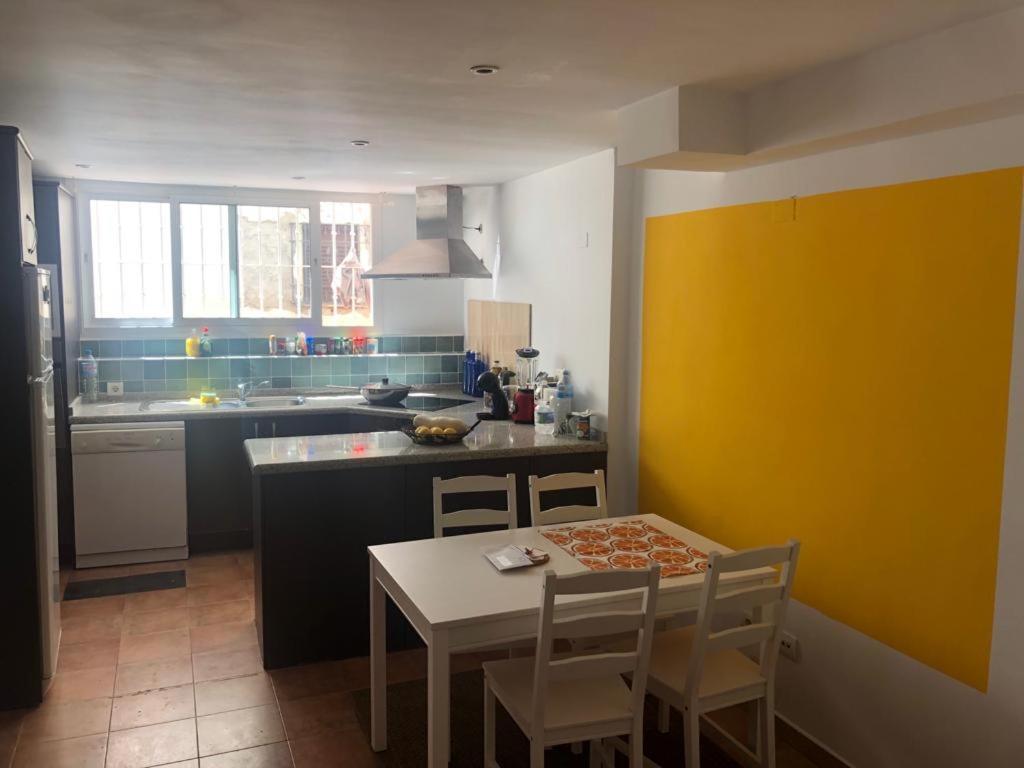 Appartement La Casa Alhambra, Zonnige Woning Met Uitzicht Op Bergen En Zee Ojén